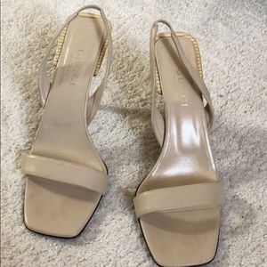 Authentic Gucci shoes size 8B